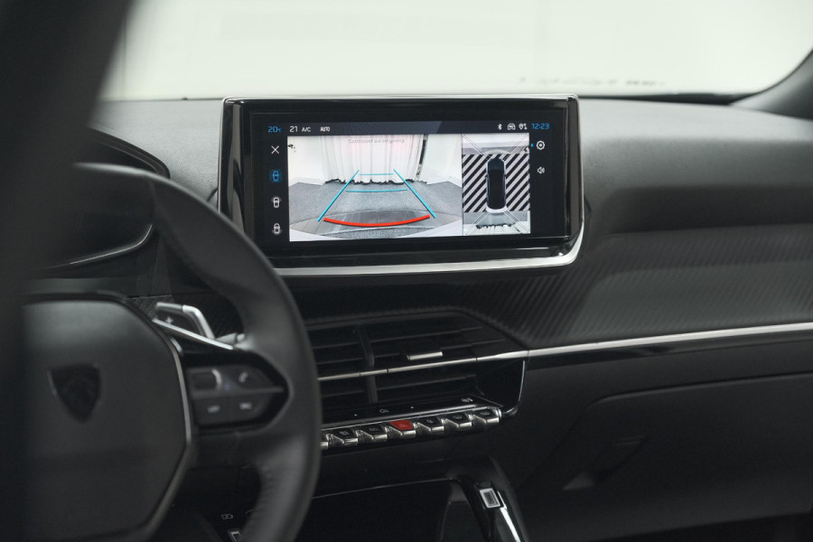 Peugeot 2008 Hybrid 136 e-DCS6 Allure | 360 Camera | Adaptieve Cruise Control | Dodehoekdetectie | Navigatie Peugeot 2008 Hybrid 136 e-DCS6 Allure | 360 Camera | Adaptieve Cruise Control | Dodehoekdetectie | Navigatie