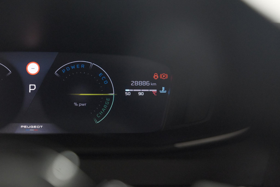 Peugeot 2008 Hybrid 136 e-DCS6 Allure | 360 Camera | Adaptieve Cruise Control | Dodehoekdetectie | Navigatie Peugeot 2008 Hybrid 136 e-DCS6 Allure | 360 Camera | Adaptieve Cruise Control | Dodehoekdetectie | Navigatie