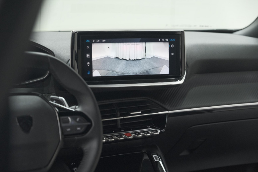 Peugeot 2008 Hybrid 136 e-DCS6 Allure | 360 Camera | Adaptieve Cruise Control | Dodehoekdetectie | Navigatie Peugeot 2008 Hybrid 136 e-DCS6 Allure | 360 Camera | Adaptieve Cruise Control | Dodehoekdetectie | Navigatie