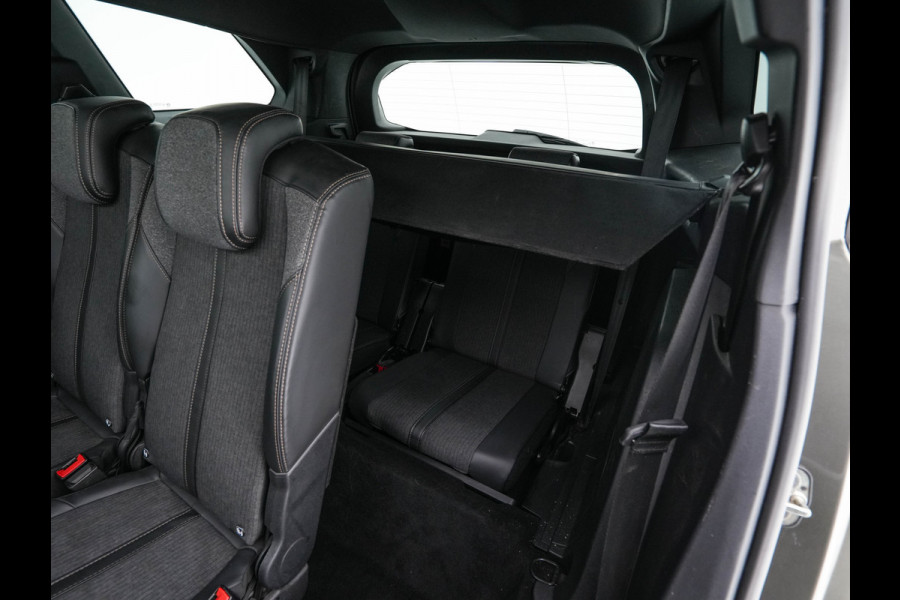 Peugeot 5008 1.6 e-THP GT-Line [ 7-Pers. ] Aut. *PANO | LEATHER-FABRIC | FULL-LED | DIGI-COCKPIT | LANE-ASSIST | BLINDS-SPOT | SPORT-SEATS | CAMERA | NAVI-FULLMAP | SHIFT-PADDLES | PRIVACY-GLASS | TOWBAR | 18''ALU*
