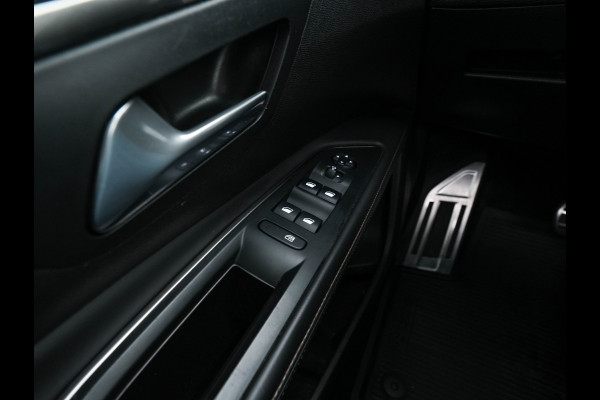 Peugeot 5008 1.6 e-THP GT-Line [ 7-Pers. ] Aut. *PANO | LEATHER-FABRIC | FULL-LED | DIGI-COCKPIT | LANE-ASSIST | BLINDS-SPOT | SPORT-SEATS | CAMERA | NAVI-FULLMAP | SHIFT-PADDLES | PRIVACY-GLASS | TOWBAR | 18''ALU*