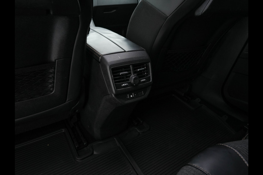 Peugeot 5008 1.6 e-THP GT-Line [ 7-Pers. ] Aut. *PANO | LEATHER-FABRIC | FULL-LED | DIGI-COCKPIT | LANE-ASSIST | BLINDS-SPOT | SPORT-SEATS | CAMERA | NAVI-FULLMAP | SHIFT-PADDLES | PRIVACY-GLASS | TOWBAR | 18''ALU*