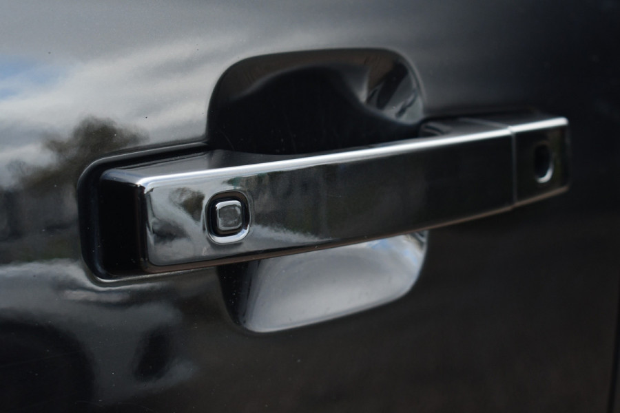 Land Rover Defender 110 3.0 P400 HSE 7-pers Pano Trekh ACC 22inch HUD Standkachel