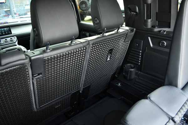 Land Rover Defender 110 3.0 P400 HSE 7-pers Pano Trekh ACC 22inch HUD Standkachel