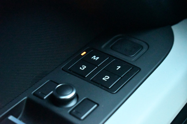 Land Rover Defender 110 3.0 P400 HSE 7-pers Pano Trekh ACC 22inch HUD Standkachel