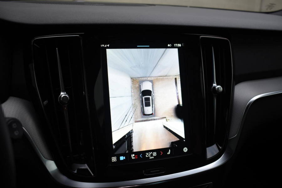 Volvo V60 T6 350PK Automaat Plug-in hybrid AWD Plus Dark / Panoramadak / Harman Kardon / 360 camera / Climate pack / Intellisafe / Trekhaak Volvo V60 T6 350PK Automaat Plug-in hybrid AWD Plus Dark / Panoramadak / Harman Kardon / 360 camera / Climate pack / Intellisafe / Trekhaak