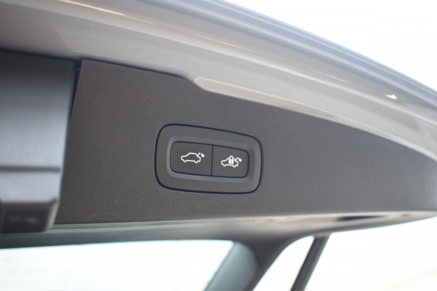 Volvo V60 T6 350PK Automaat Plug-in hybrid AWD Plus Dark / Panoramadak / Harman Kardon / 360 camera / Climate pack / Intellisafe / Trekhaak Volvo V60 T6 350PK Automaat Plug-in hybrid AWD Plus Dark / Panoramadak / Harman Kardon / 360 camera / Climate pack / Intellisafe / Trekhaak