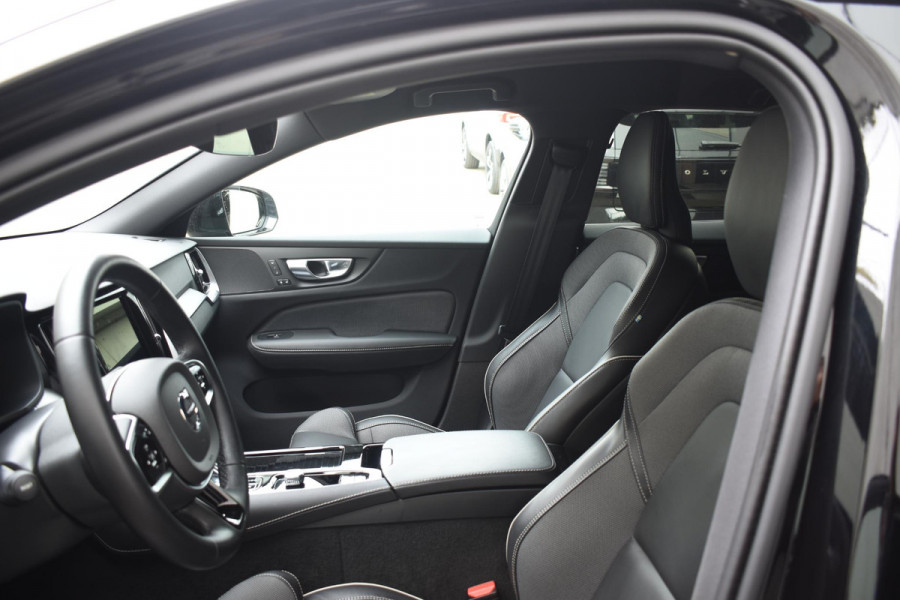 Volvo V60 T6 350PK Automaat Plug-in hybrid AWD Plus Dark Volvo V60 T6 350PK Automaat Plug-in hybrid AWD Plus Dark