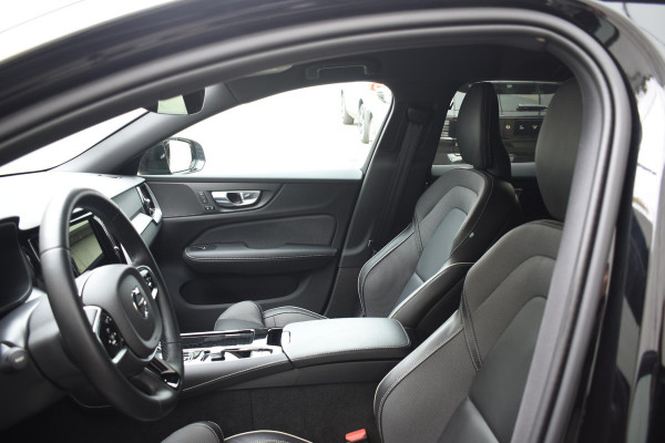 Volvo V60 T6 350PK Automaat Plug-in hybrid AWD Plus Dark Volvo V60 T6 350PK Automaat Plug-in hybrid AWD Plus Dark