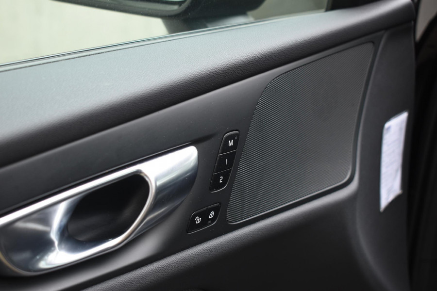 Volvo V60 T6 350PK Automaat Plug-in hybrid AWD Plus Dark Volvo V60 T6 350PK Automaat Plug-in hybrid AWD Plus Dark