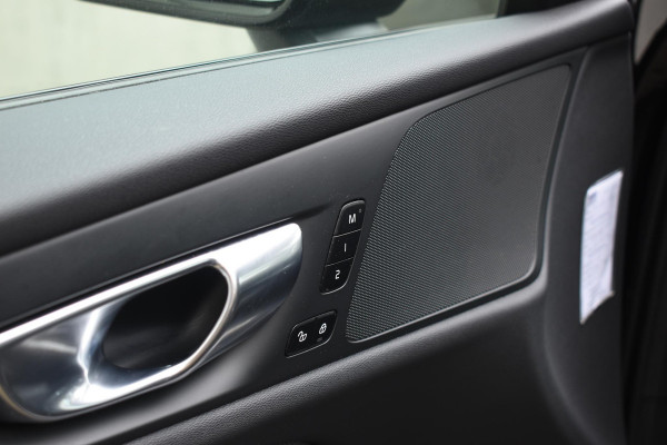 Volvo V60 T6 350PK Automaat Plug-in hybrid AWD Plus Dark Volvo V60 T6 350PK Automaat Plug-in hybrid AWD Plus Dark