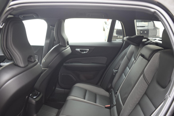 Volvo V60 T6 350PK Automaat Plug-in hybrid AWD Plus Dark Volvo V60 T6 350PK Automaat Plug-in hybrid AWD Plus Dark