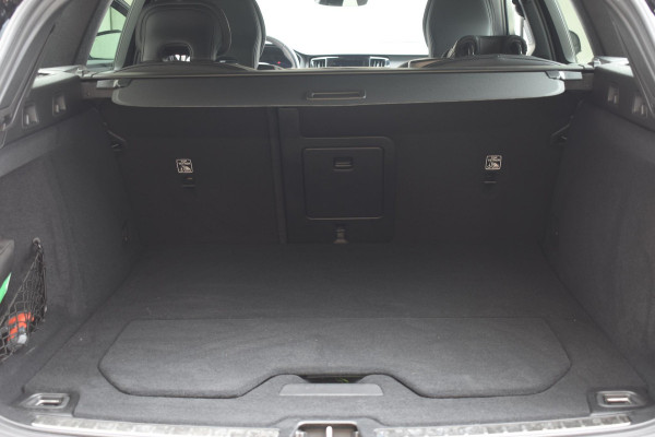 Volvo V60 T6 350PK Automaat Plug-in hybrid AWD Plus Dark Volvo V60 T6 350PK Automaat Plug-in hybrid AWD Plus Dark