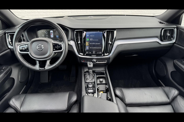 Volvo V60 2.0 D4 Momentum Adaptive cruise Climate control Parkeercamera met sensoren Apple / Android Stoelverwarming Harman Kardon Volvo V60 2.0 D4 Momentum Adaptive cruise Climate control Parkeercamera met sensoren Apple / Android Stoelverwarming Harman Kardon