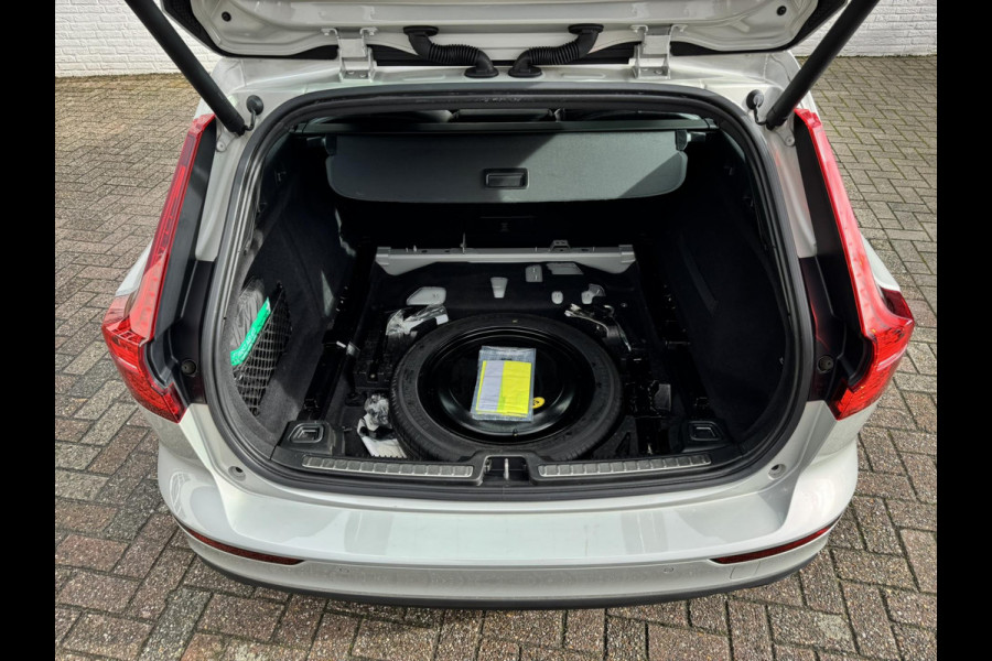 Volvo V60 2.0 D4 Momentum Adaptive cruise Climate control Parkeercamera met sensoren Apple / Android Stoelverwarming Harman Kardon Volvo V60 2.0 D4 Momentum Adaptive cruise Climate control Parkeercamera met sensoren Apple / Android Stoelverwarming Harman Kardon