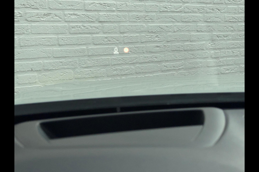 Volvo V60 2.0 D4 Momentum Adaptive cruise Climate control Parkeercamera met sensoren Apple / Android Stoelverwarming Harman Kardon Volvo V60 2.0 D4 Momentum Adaptive cruise Climate control Parkeercamera met sensoren Apple / Android Stoelverwarming Harman Kardon