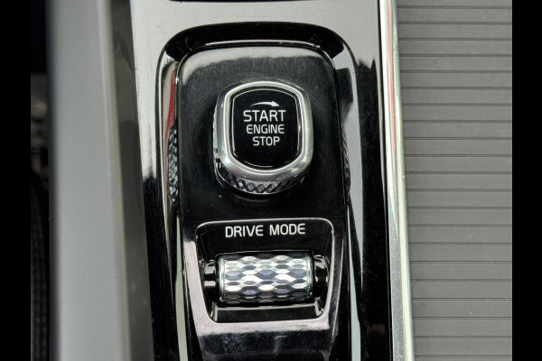 Volvo V60 2.0 D4 Momentum Adaptive cruise Climate control Parkeercamera met sensoren Apple / Android Stoelverwarming Harman Kardon Volvo V60 2.0 D4 Momentum Adaptive cruise Climate control Parkeercamera met sensoren Apple / Android Stoelverwarming Harman Kardon
