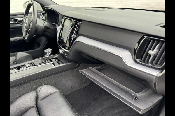 Volvo V60 2.0 D4 Momentum Adaptive cruise Climate control Parkeercamera met sensoren Apple / Android Stoelverwarming Harman Kardon Volvo V60 2.0 D4 Momentum Adaptive cruise Climate control Parkeercamera met sensoren Apple / Android Stoelverwarming Harman Kardon