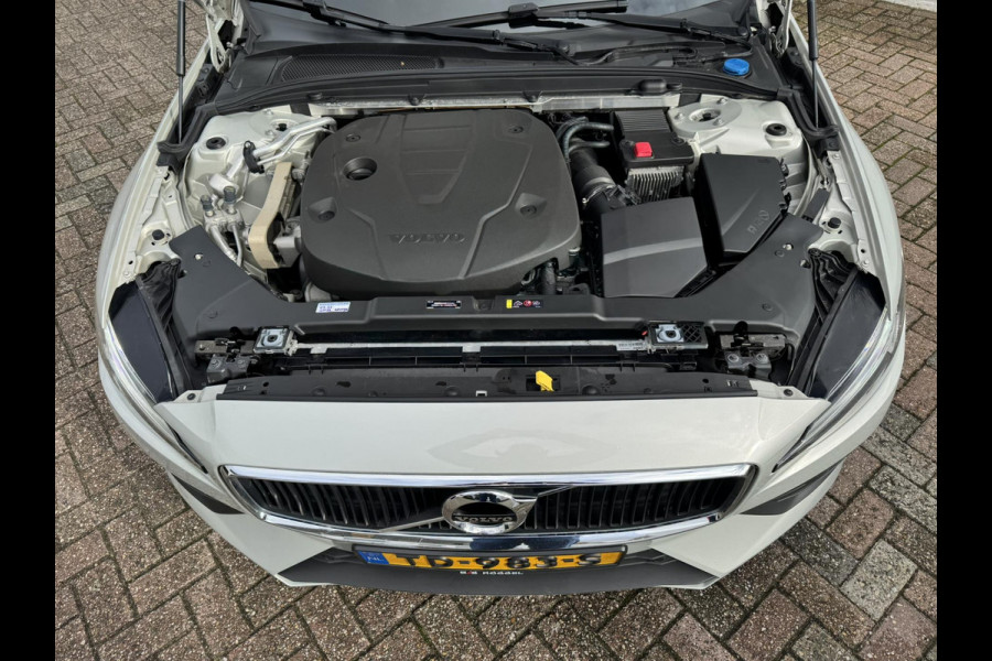 Volvo V60 2.0 D4 Momentum Adaptive cruise Climate control Parkeercamera met sensoren Apple / Android Stoelverwarming Harman Kardon Volvo V60 2.0 D4 Momentum Adaptive cruise Climate control Parkeercamera met sensoren Apple / Android Stoelverwarming Harman Kardon