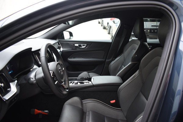 Volvo V60 T6 350PK Automaat Plug-in hybrid AWD Plus Dark