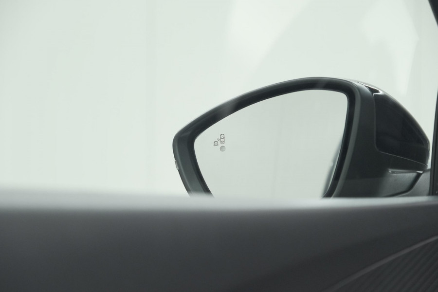 Peugeot 2008 Hybrid 136 e-DCS6 Allure | 360 Camera | Adaptieve Cruise Control | Dodehoekdetectie | Navigatie