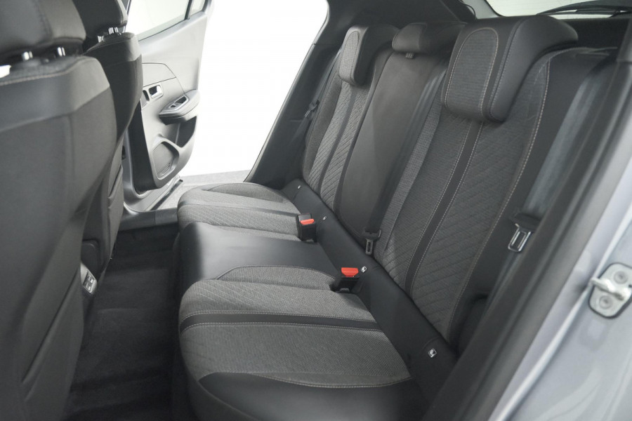 Peugeot 2008 Hybrid 136 e-DCS6 Allure | 360 Camera | Adaptieve Cruise Control | Dodehoekdetectie | Navigatie