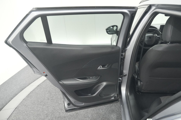 Peugeot 2008 Hybrid 136 e-DCS6 Allure | 360 Camera | Adaptieve Cruise Control | Dodehoekdetectie | Navigatie