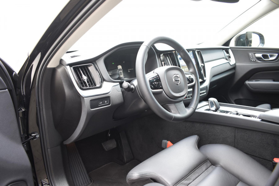 Volvo XC60 T6 350PK Automaat Plug-in Hybrid AWD Plus Dark Volvo XC60 T6 350PK Automaat Plug-in Hybrid AWD Plus Dark