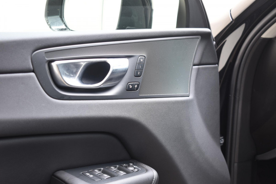 Volvo XC60 T6 350PK Automaat Plug-in Hybrid AWD Plus Dark Volvo XC60 T6 350PK Automaat Plug-in Hybrid AWD Plus Dark