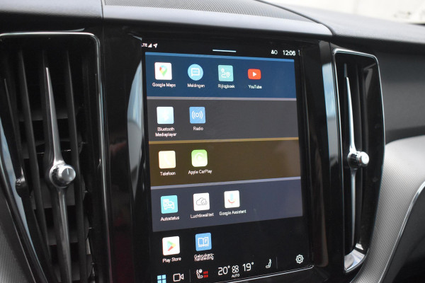 Volvo XC60 T6 350PK Automaat Plug-in Hybrid AWD Plus Dark Volvo XC60 T6 350PK Automaat Plug-in Hybrid AWD Plus Dark