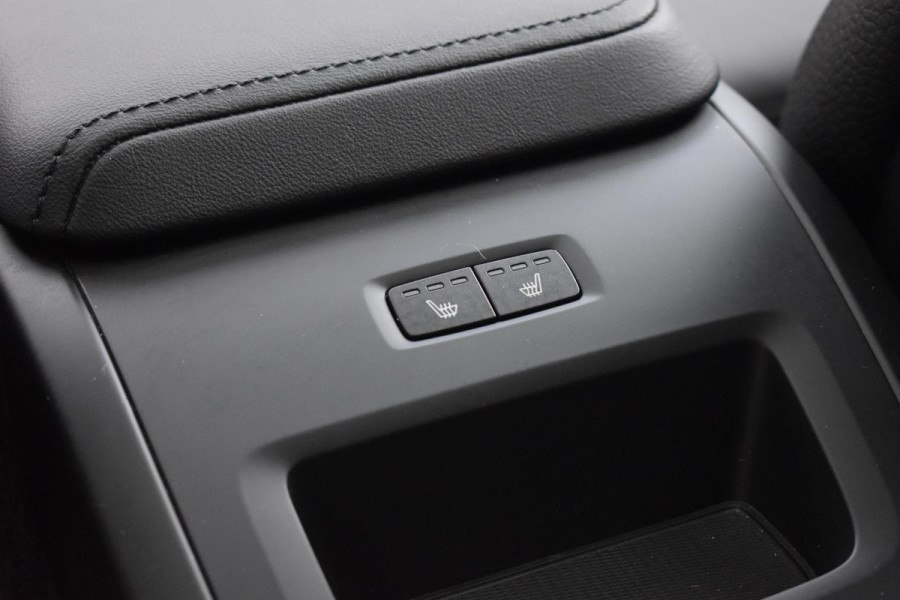 Volvo XC60 T6 350PK Automaat Plug-in Hybrid AWD Plus Dark Volvo XC60 T6 350PK Automaat Plug-in Hybrid AWD Plus Dark