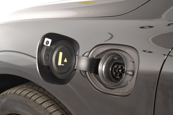 Volvo XC60 T6 350PK Automaat Plug-in Hybrid AWD Plus Dark Volvo XC60 T6 350PK Automaat Plug-in Hybrid AWD Plus Dark