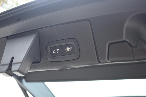 Volvo XC60 T6 350PK Automaat Plug-in Hybrid AWD Plus Dark Volvo XC60 T6 350PK Automaat Plug-in Hybrid AWD Plus Dark