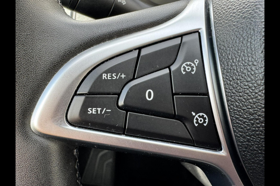 Dacia Duster 1.3 TCe Prestige Achteruitrijcamera Cruisecontrol Climatecontrol LED Apple / Android all-season banden Dodehoek Dacia Duster 1.3 TCe Prestige Achteruitrijcamera Cruisecontrol Climatecontrol LED Apple / Android all-season banden Dodehoek