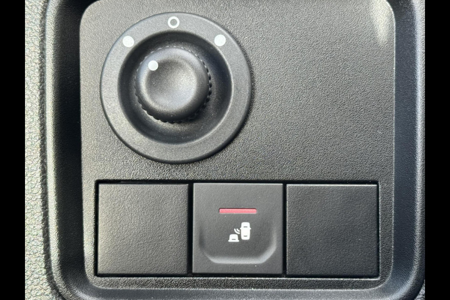 Dacia Duster 1.3 TCe Prestige Achteruitrijcamera Cruisecontrol Climatecontrol LED Apple / Android all-season banden Dodehoek Dacia Duster 1.3 TCe Prestige Achteruitrijcamera Cruisecontrol Climatecontrol LED Apple / Android all-season banden Dodehoek