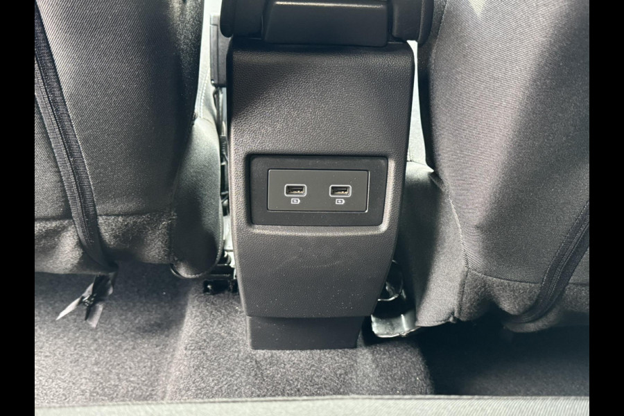 Dacia Duster 1.3 TCe Prestige Achteruitrijcamera Cruisecontrol Climatecontrol LED Apple / Android all-season banden Dodehoek Dacia Duster 1.3 TCe Prestige Achteruitrijcamera Cruisecontrol Climatecontrol LED Apple / Android all-season banden Dodehoek