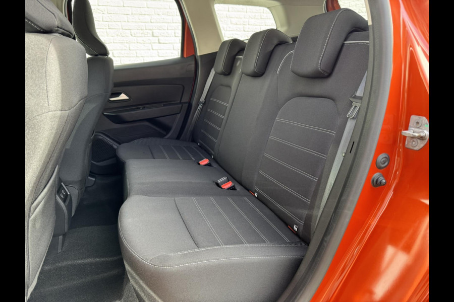 Dacia Duster 1.3 TCe Prestige Achteruitrijcamera Cruisecontrol Climatecontrol LED Apple / Android all-season banden Dodehoek Dacia Duster 1.3 TCe Prestige Achteruitrijcamera Cruisecontrol Climatecontrol LED Apple / Android all-season banden Dodehoek