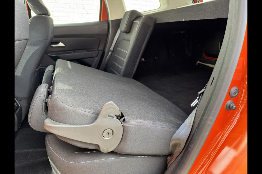 Dacia Duster 1.3 TCe Prestige Achteruitrijcamera Cruisecontrol Climatecontrol LED Apple / Android all-season banden Dodehoek Dacia Duster 1.3 TCe Prestige Achteruitrijcamera Cruisecontrol Climatecontrol LED Apple / Android all-season banden Dodehoek