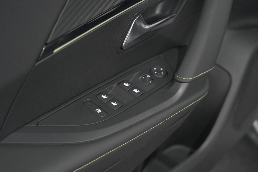 Peugeot 2008 PureTech 130 EAT8 GT | 360 Camera | Stoelmassage | Adaptieve Cruise Control | Dodehoekdetectie Peugeot 2008 PureTech 130 EAT8 GT | 360 Camera | Stoelmassage | Adaptieve Cruise Control | Dodehoekdetectie