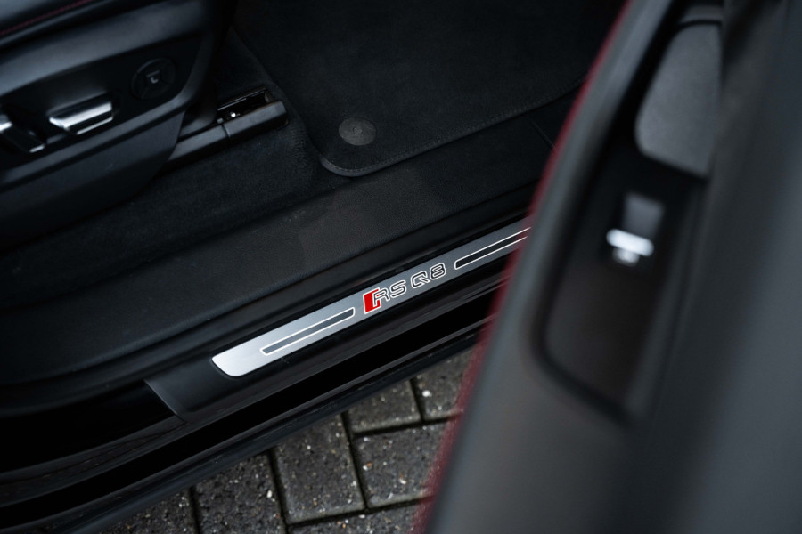 Audi RSQ8 4.0 TFSI quattro - RS Dynamic + | Design Pakket | Panorama | B&O | Elek. Trekhaak Audi RSQ8 4.0 TFSI quattro - RS Dynamic + | Design Pakket | Panorama | B&O | Elek. Trekhaak