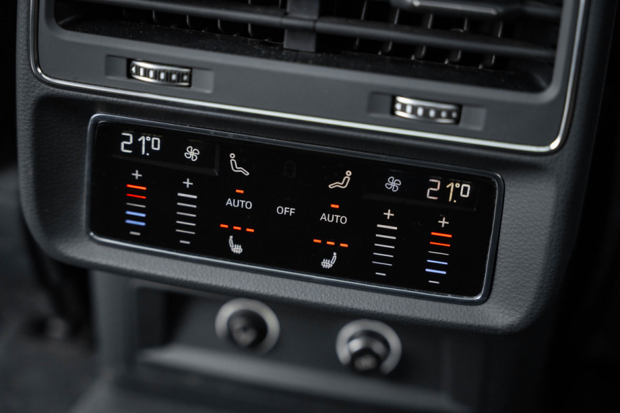 Audi RSQ8 4.0 TFSI quattro - RS Dynamic + | Design Pakket | Panorama | B&O | Elek. Trekhaak Audi RSQ8 4.0 TFSI quattro - RS Dynamic + | Design Pakket | Panorama | B&O | Elek. Trekhaak