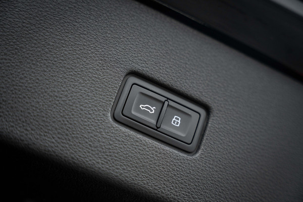 Audi RSQ8 4.0 TFSI quattro - RS Dynamic + | Design Pakket | Panorama | B&O | Elek. Trekhaak Audi RSQ8 4.0 TFSI quattro - RS Dynamic + | Design Pakket | Panorama | B&O | Elek. Trekhaak