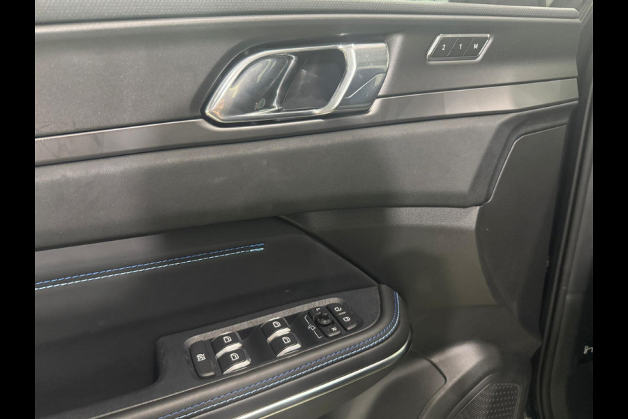 Lynk & Co 01 1.5/PANO/360CAM/AUTO-PILOT/MEMORY/APPLE-CARPLAY/BLACKONBLACK