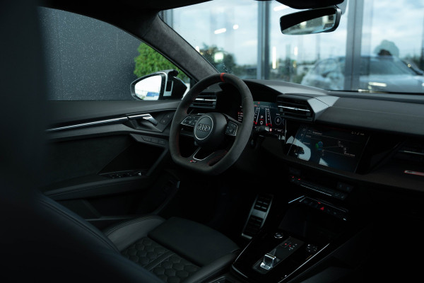 Audi RS3 Sportback 2.5 TFSI quattro - ABT RS3-R 1/200 | 500 PK | Forged Wheels | Panorama | B&O | Massage | Memory Audi RS3 Sportback 2.5 TFSI quattro - ABT RS3-R 1/200 | 500 PK | Forged Wheels | Panorama | B&O | Massage | Memory