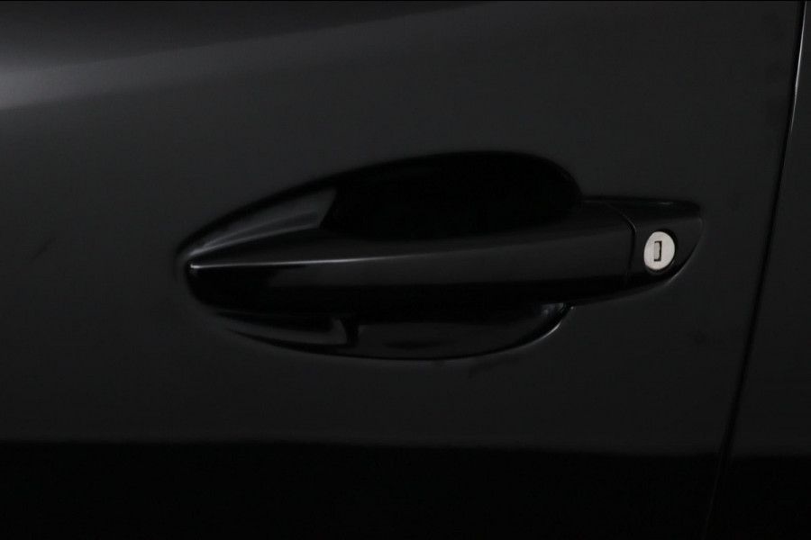 Peugeot 3008 1.2 Allure*130PK*NAVI*ECC*CRUISE*CARPLAY*