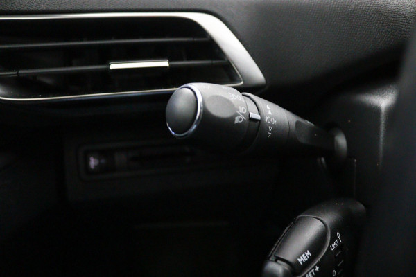 Peugeot 3008 1.2 Allure*130PK*NAVI*ECC*CRUISE*CARPLAY*