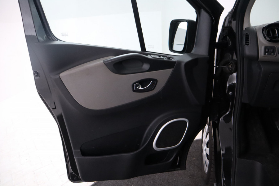 Renault Trafic 1.6 dCi T27 L1H1 Comfort navigatie, parkeersensoren, ruiten in achterdeuren en zijdeur Renault Trafic 1.6 dCi T27 L1H1 Comfort navigatie, parkeersensoren, ruiten in achterdeuren en zijdeur