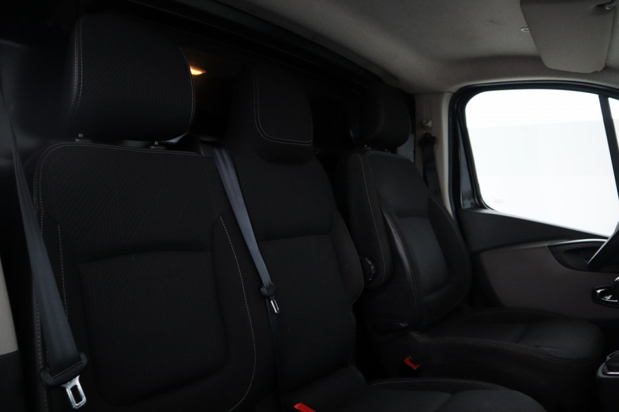 Renault Trafic 1.6 dCi T27 L1H1 Comfort navigatie, parkeersensoren, ruiten in achterdeuren en zijdeur Renault Trafic 1.6 dCi T27 L1H1 Comfort navigatie, parkeersensoren, ruiten in achterdeuren en zijdeur