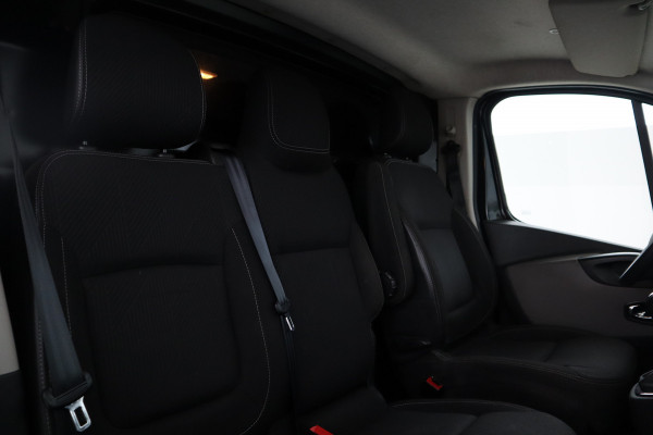 Renault Trafic 1.6 dCi T27 L1H1 Comfort navigatie, parkeersensoren, ruiten in achterdeuren en zijdeur Renault Trafic 1.6 dCi T27 L1H1 Comfort navigatie, parkeersensoren, ruiten in achterdeuren en zijdeur