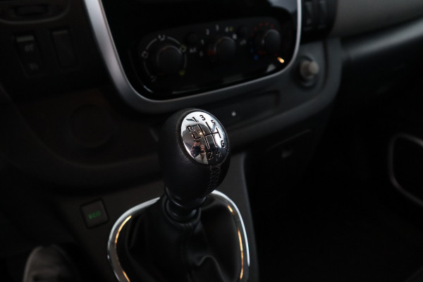 Renault Trafic 1.6 dCi T27 L1H1 Comfort navigatie, parkeersensoren, ruiten in achterdeuren en zijdeur Renault Trafic 1.6 dCi T27 L1H1 Comfort navigatie, parkeersensoren, ruiten in achterdeuren en zijdeur